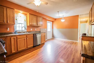 239 Locust Drive, Mineral Wells, WV 26150 - Photo 22