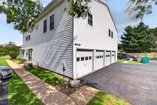 2549 Royal County Down Dr, Uniontown, OH 44685 - Photo 22