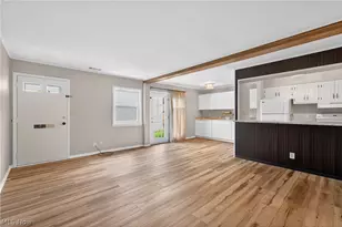 2549 Royal County Down Dr, Uniontown, OH 44685 - Photo 8