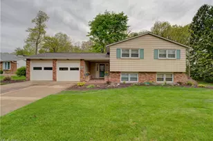 724 Strowbridge Dr, Huron, OH 44839 - Photo 1