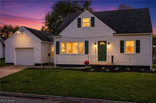 670 Davis St, Akron, OH 44310 - Photo 1