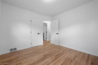 670 Davis Street, Akron, OH 44310 - Photo 20