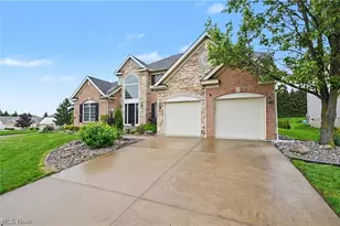 1257 Muchney Cir, Akron, OH 44312 - Photo 2