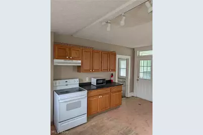 225 W Ohio Avenue, Sebring, OH 44672 - Photo 6