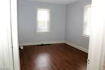 323 S Hazelwood Avenue, Youngstown, OH 44509 - Photo 12