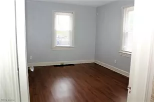 323 S Hazelwood Ave, Youngstown, OH 44509 - Photo 12