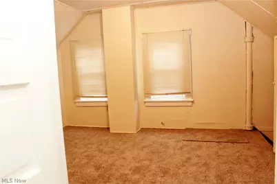 323 S Hazelwood Avenue, Youngstown, OH 44509 - Photo 26