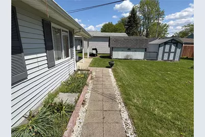 1942 E 41st Street, Ashtabula, OH 44004 - Photo 6