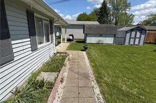 1942 E 41st St, Ashtabula, OH 44004 - Photo 6