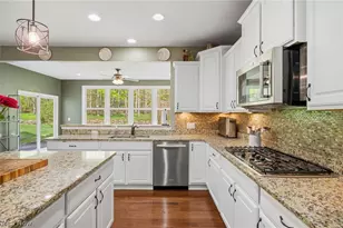 7695 Cottonwood Trail, Chagrin Falls, OH 44023 - Photo 20