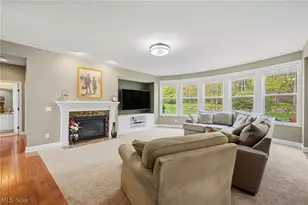 7695 Cottonwood Trail, Chagrin Falls, OH 44023 - Photo 10