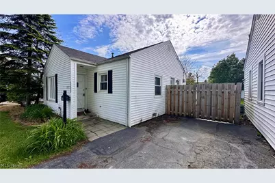 1206 Genesee Avenue, Mayfield Heights, OH 44124 - Photo 2