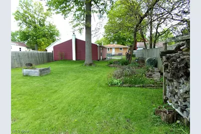 317 Wrexham Avenue SW, Massillon, OH 44646 - Photo 6