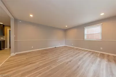 1241 Sunset Road, Mayfield Heights, OH 44124 - Photo 12