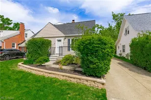 1241 Sunset Rd, Mayfield Heights, OH 44124 - Photo 2