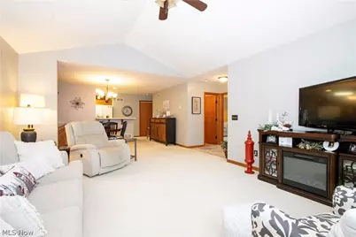 344 Woodbury Circle, Dalton, OH 44618 - Photo 4