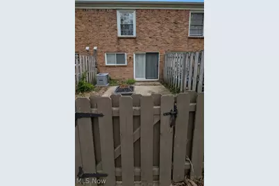11 Trenton Square #T-36, Euclid, OH 44143 - Photo 4