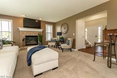 10266 Wildflower Way, Grandview Heights, OH 44147 - Photo 6