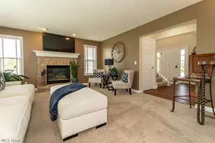 10266 Wildflower Way, Grandview Heights, OH 44147 - Photo 6