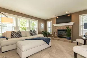 10266 Wildflower Way, Grandview Heights, OH 44147 - Photo 4