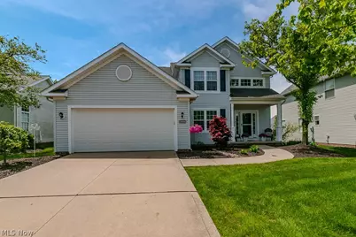 10266 Wildflower Way, Grandview Heights, OH 44147 - Photo 2