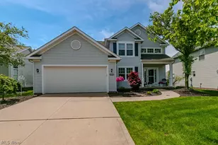 10266 Wildflower Way, Grandview Heights, OH 44147 - Photo 2