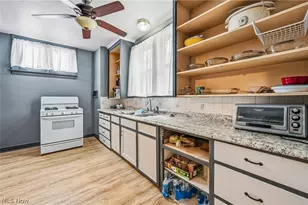 15 S Portland Ave, Youngstown, OH 44509 - Photo 12