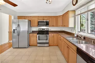 7704 Cecelia Dr, Parma, OH 44134 - Photo 6
