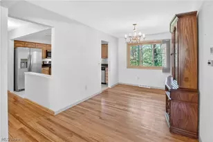 7704 Cecelia Dr, Parma, OH 44134 - Photo 8