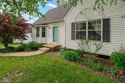 1722 W Idlewood Drive, Twinsburg, OH 44087 - Photo 2