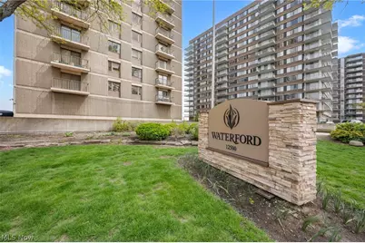 12500 Edgewater Drive #402, Oakwood, OH 44107 - Photo 2