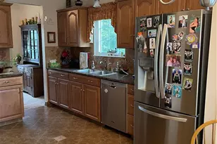 8471 Waterside Dr, Sagamore Hills, OH 44067 - Photo 12