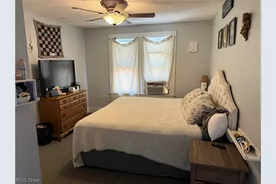 128 W 8th Street, Uhrichsville, OH 44683 - Photo 10