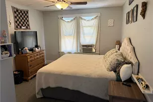 128 W 8th St, Uhrichsville, OH 44683 - Photo 10