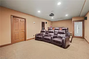 560 Club Dr, Aurora, OH 44202 - Photo 44