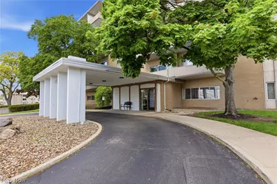 3167 Linden Road #201, Rocky River, OH 44116 - Photo 2