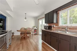 344 Karen Dr, Chardon, OH 44024 - Photo 4