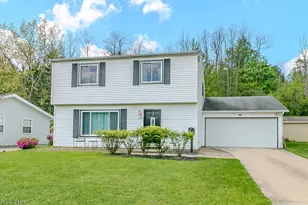 344 Karen Dr, Chardon, OH 44024 - Photo 2