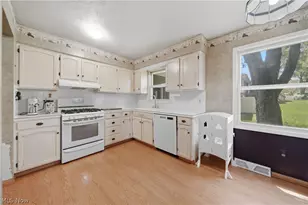 11205 Merrimack Ave NW, Hartville, OH 44632 - Photo 12