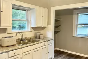 878 E 130th St, Loveland, OH 44108 - Photo 4