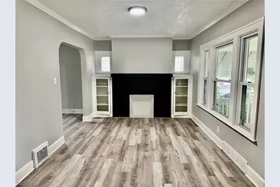 878 E 130th Street, Loveland, OH 44108 - Photo 2