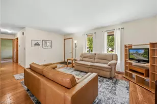 1752 Ansley Way, Salem, OH 44460 - Photo 4