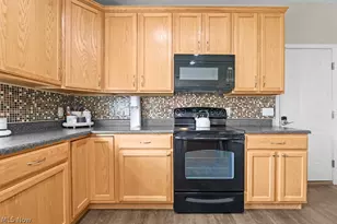 432 52nd St NW, Canton, OH 44709 - Photo 6