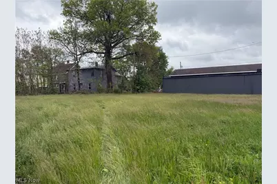Elm Road NE, Warren, OH 44483 - Photo 2