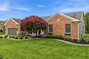 100 Forest-Hill Dr, Hubbard, OH 44425 - Photo 2