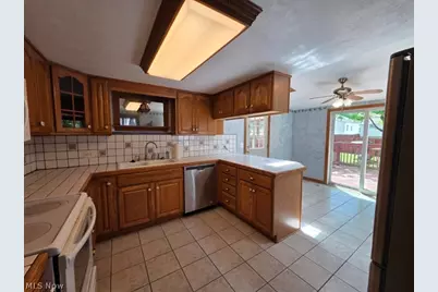 1528 40th Street NW, Canton, OH 44709 - Photo 4