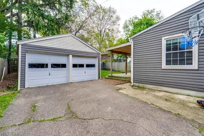 375 Roslyn Avenue, Akron, OH 44320 - Photo 24