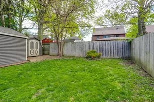 375 Roslyn Ave, Akron, OH 44320 - Photo 26