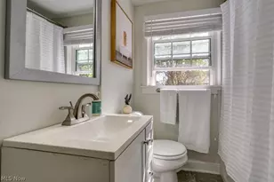 375 Roslyn Ave, Akron, OH 44320 - Photo 18
