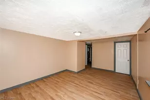 916 Abington Rd, Akron, OH 44312 - Photo 22